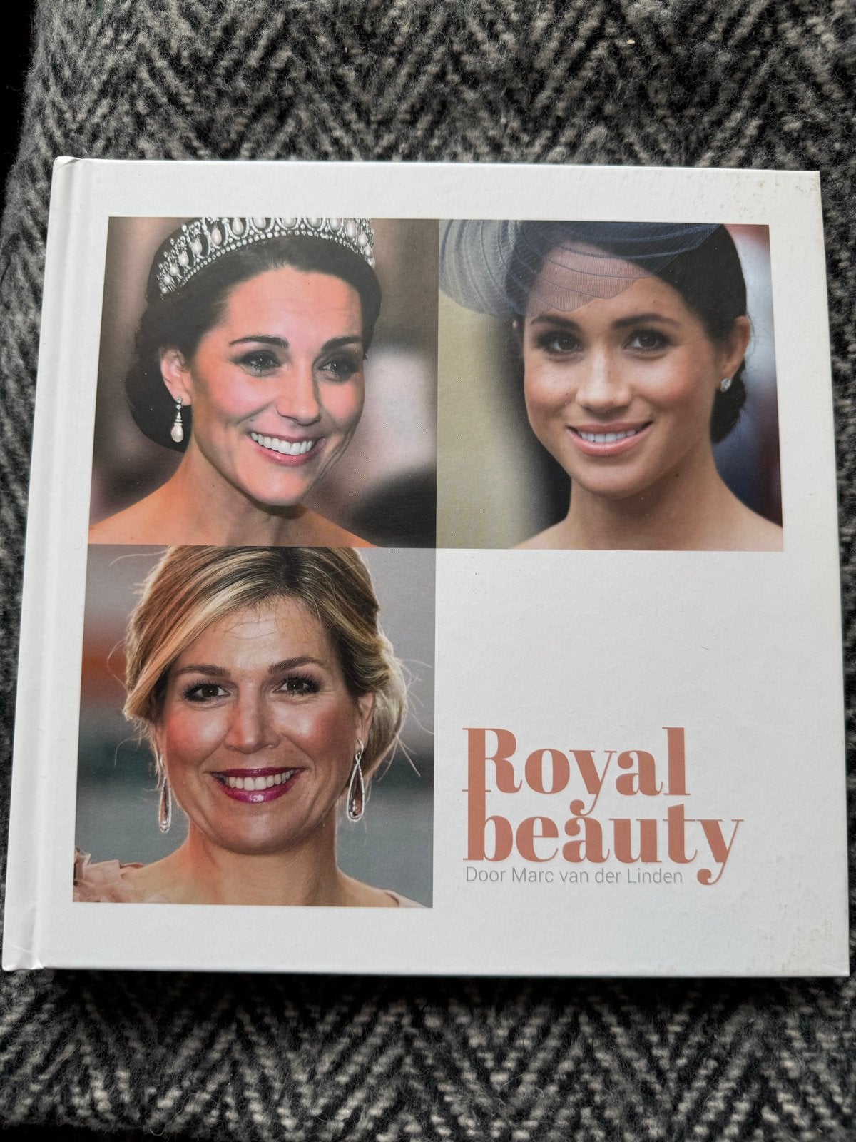Royal Beauty - Marc van der Linden (Boek), Ophalen, Zo goed als nieuw, Buitenland, Tijdschrift of Boek