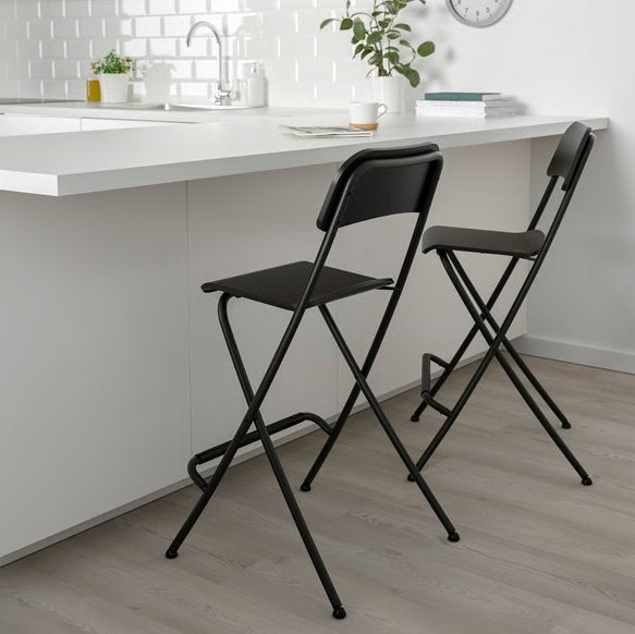 Barkruk, Franklin, opklapbaar, IKEA, koopje, zwart, mooi, Ophalen, 60 tot 90 cm, Zo goed als nieuw, 1 kruk