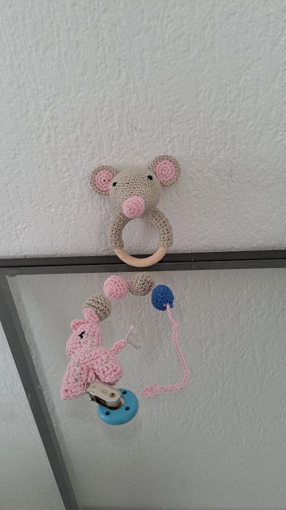 Nieuwe gehaakte rammelaar + speenkoord, Ophalen of Verzenden, Nieuw, Kraamcadeau