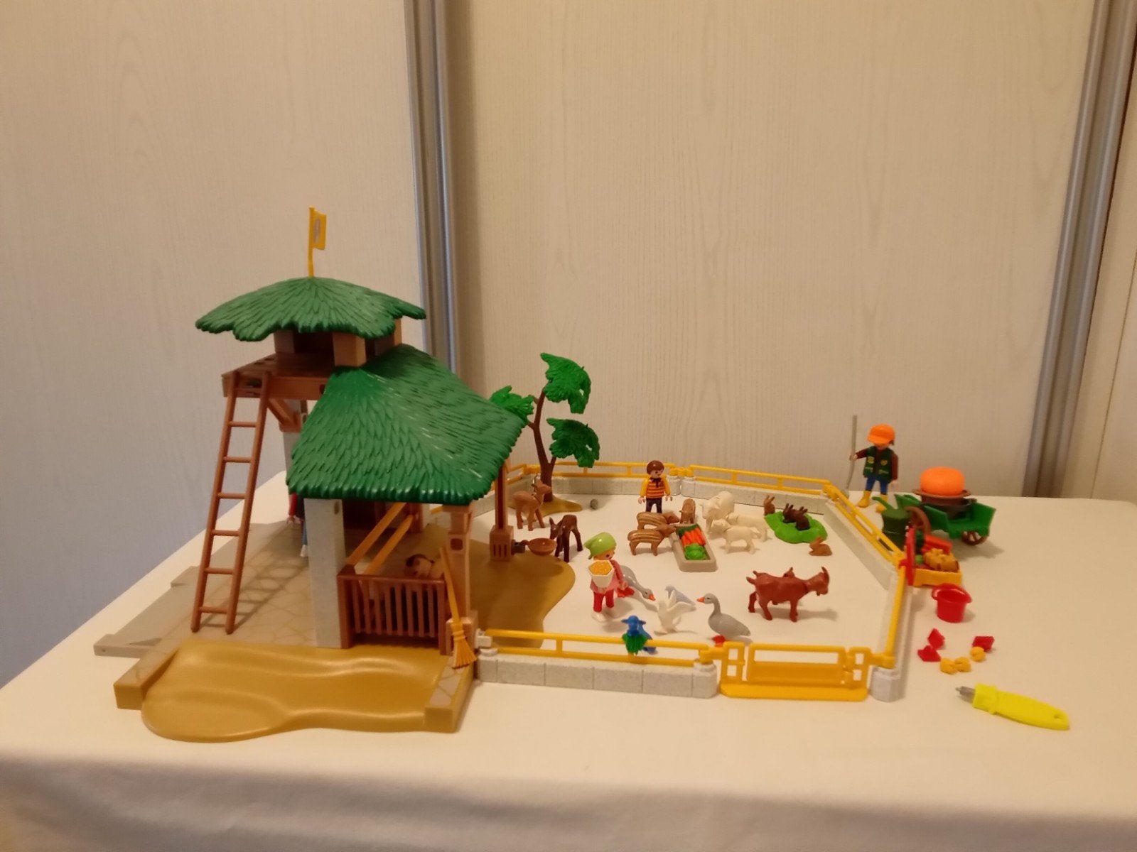 Playmobil 3243 kinderboerderij complete set, Gebouw, Complete set, Zo goed als nieuw, Family fun