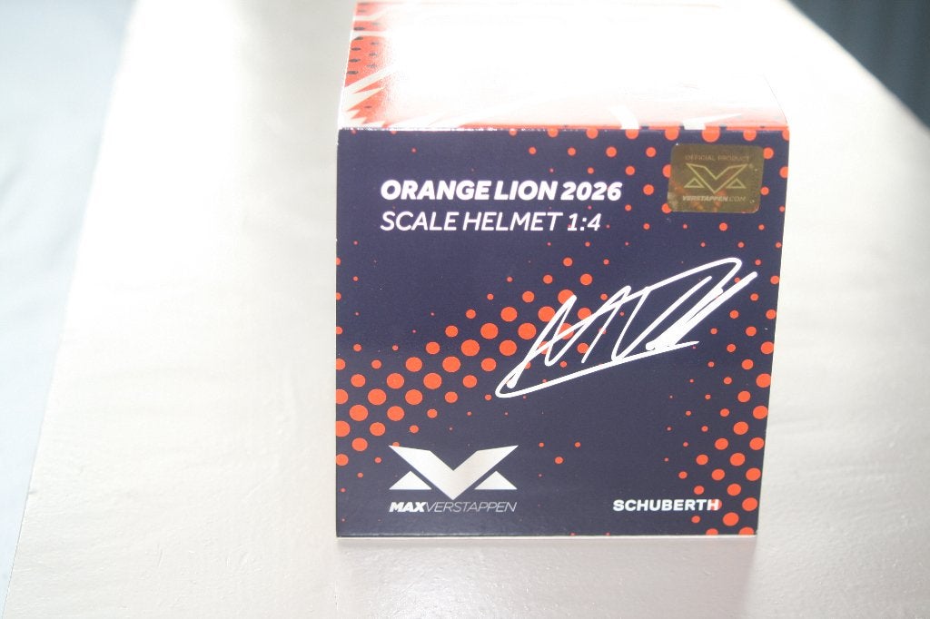 Max Verstappen Schaalhelm 1:4 - Orange Lion 2026, Verzamelen, Ophalen of Verzenden, Nieuw, Formule 1