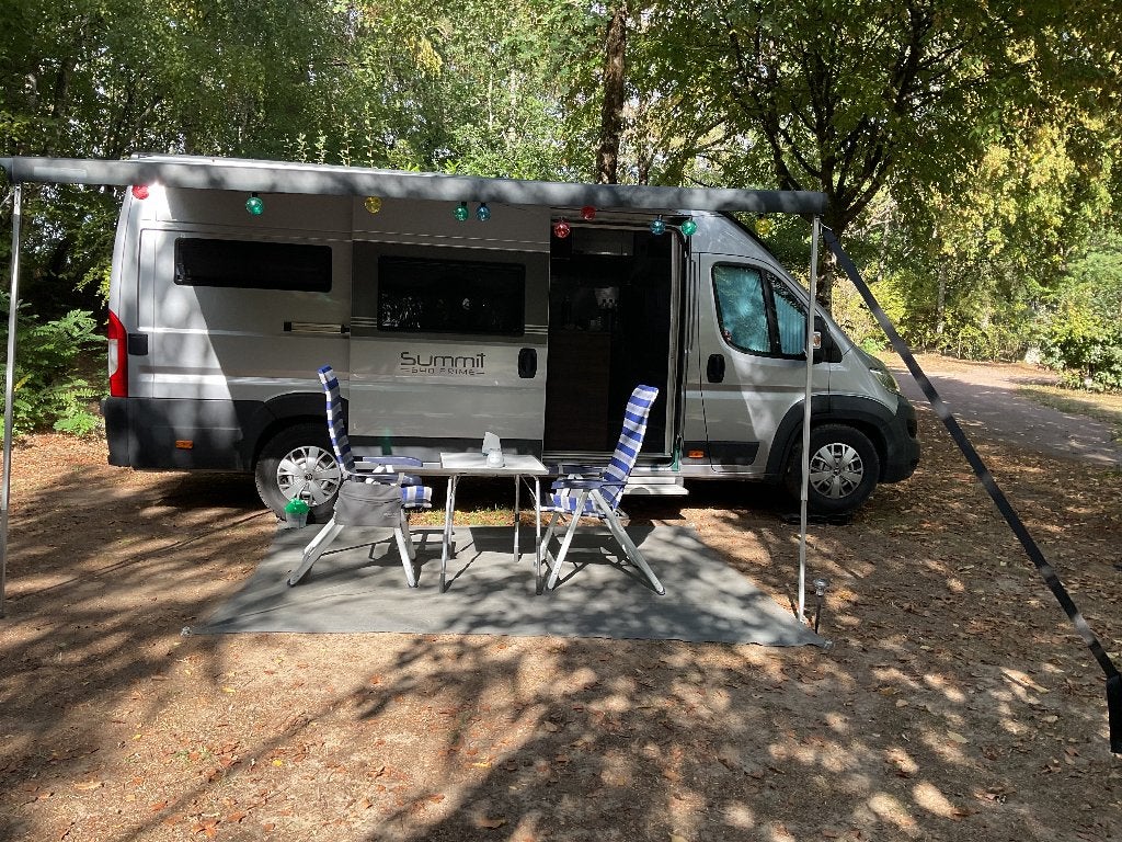 Buscamper Possl Prime Summit 640, lengtebedden, zonnepanelen, Buscamper of Camperbus, Pössl, Tot en met 2, 6 tot 7 meter