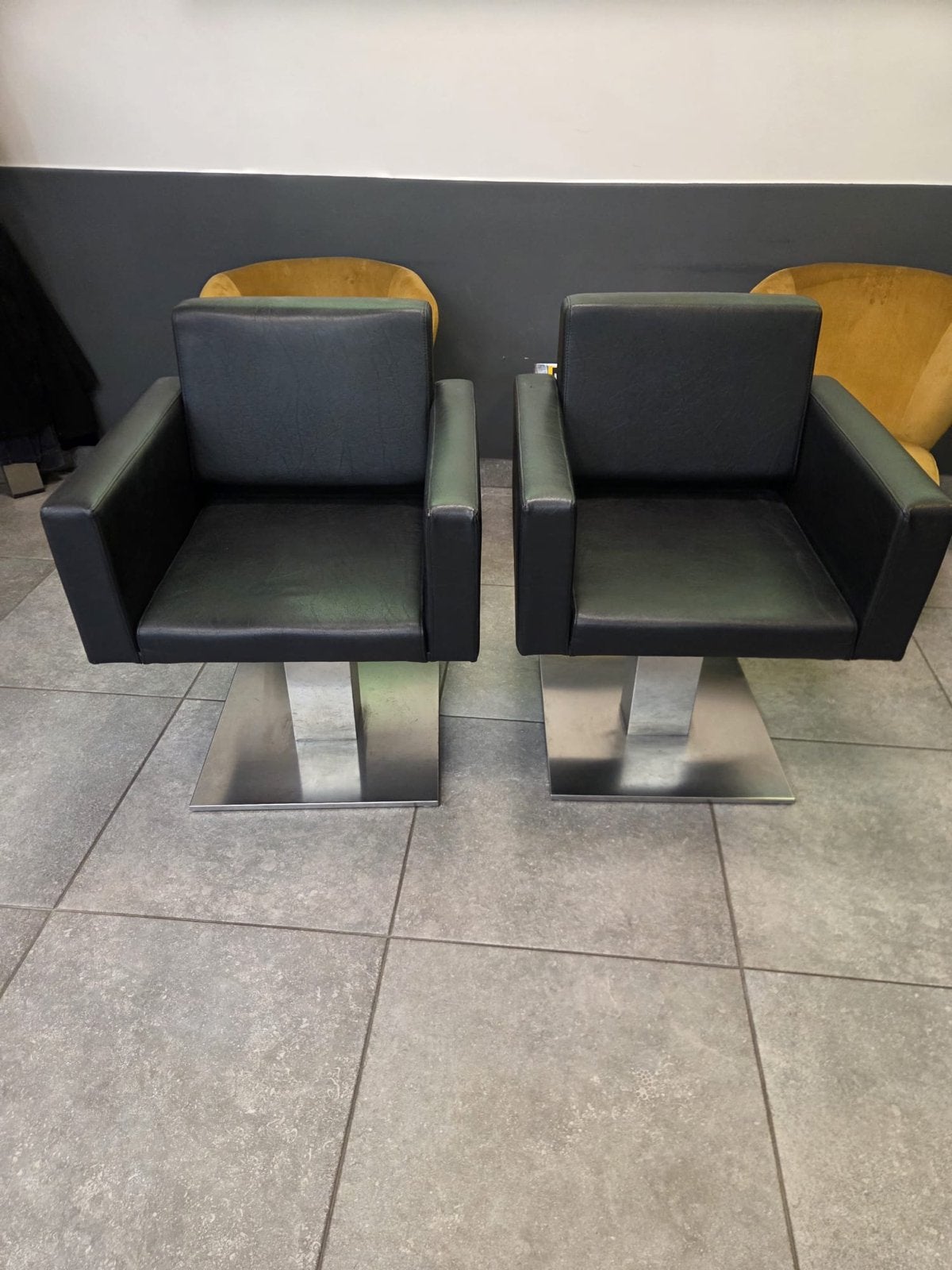 4 Kapperstoelen, zo goed als nieuw, Huis en Inrichting, Stoelen, Ophalen, Zwart, Leer, Zo goed als nieuw