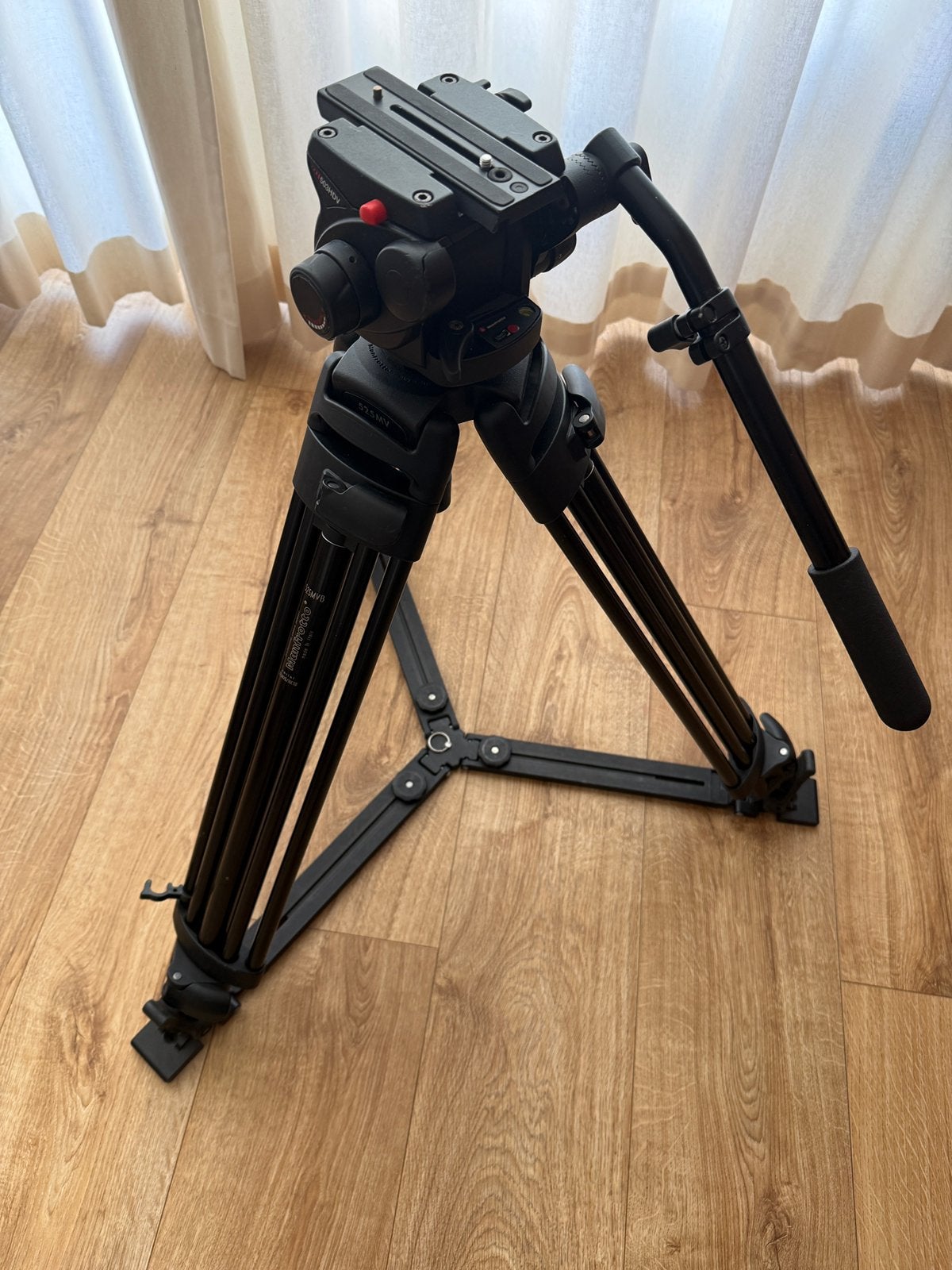 Manfrotto 525MVB statief + Manfrotto 503HDV fluid video head, Audio, Tv en Foto, Ophalen, Zo goed als nieuw, 175 cm of meer, Driepoot