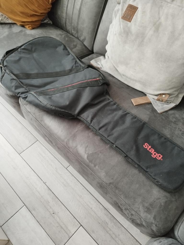 Gitaar hoes Stagg zwart, Muziek en Instrumenten, Behuizingen en Koffers, Ophalen, Zo goed als nieuw, Akoestische gitaar