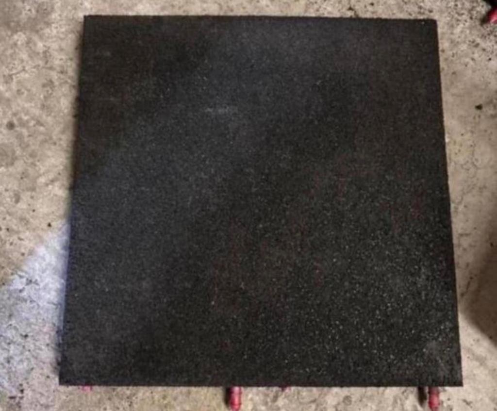 Rubberen tegels 50x50x4,5 speeltoestel paardenstal ed, Ophalen, Gebruikt, Overige typen, Rubber