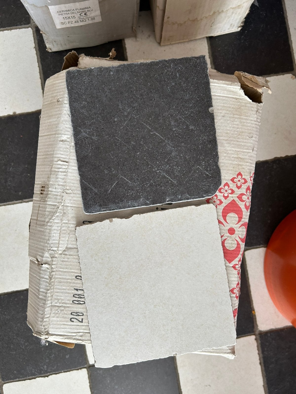 Nieuw restant vloertegels 15/15 cm, Ophalen, Keramiek, Nieuw, Minder dan 20 cm