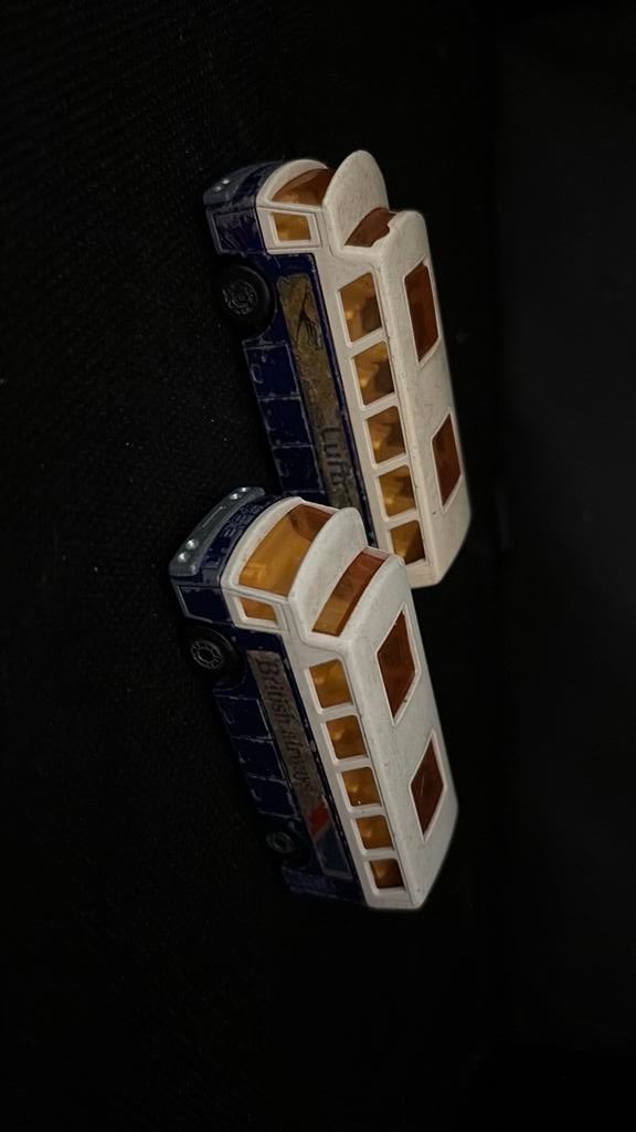 2 Matchbox Airport Coach MB65 British Airways, Ophalen of Verzenden, Gebruikt, Bus of Vrachtwagen, Matchbox
