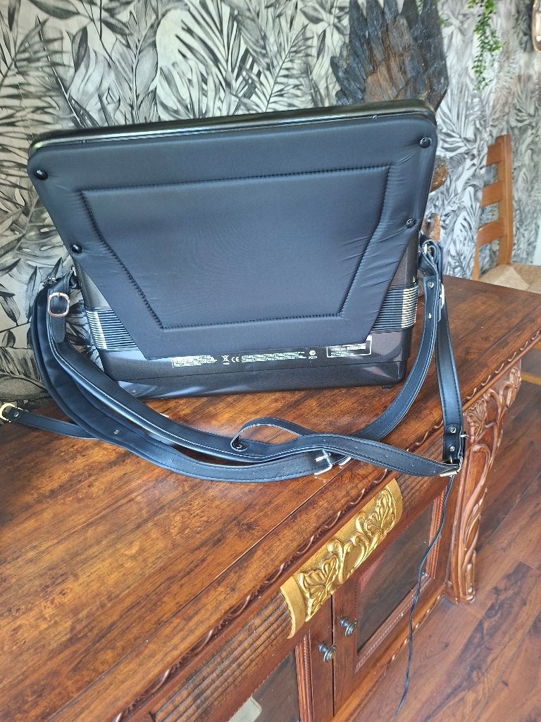 Te koop Roland FR3sb, Muziek en Instrumenten, Met koffer, Zo goed als nieuw, Knopaccordeon, 120-bas