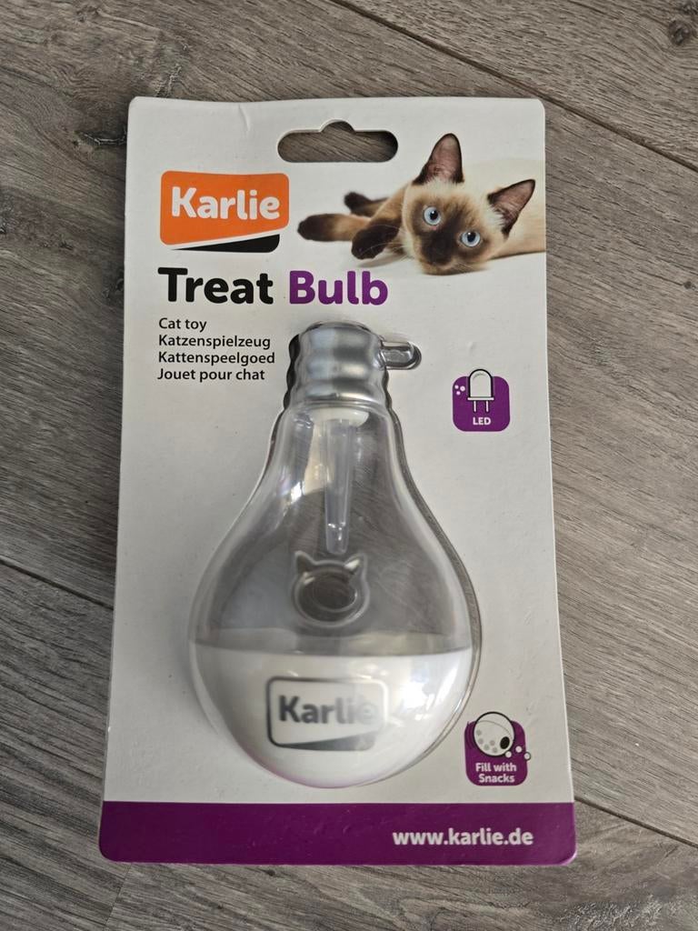 KARLIE Snackdispenser, ledlamp voor katten, Nieuw (PW6), Ophalen of Verzenden