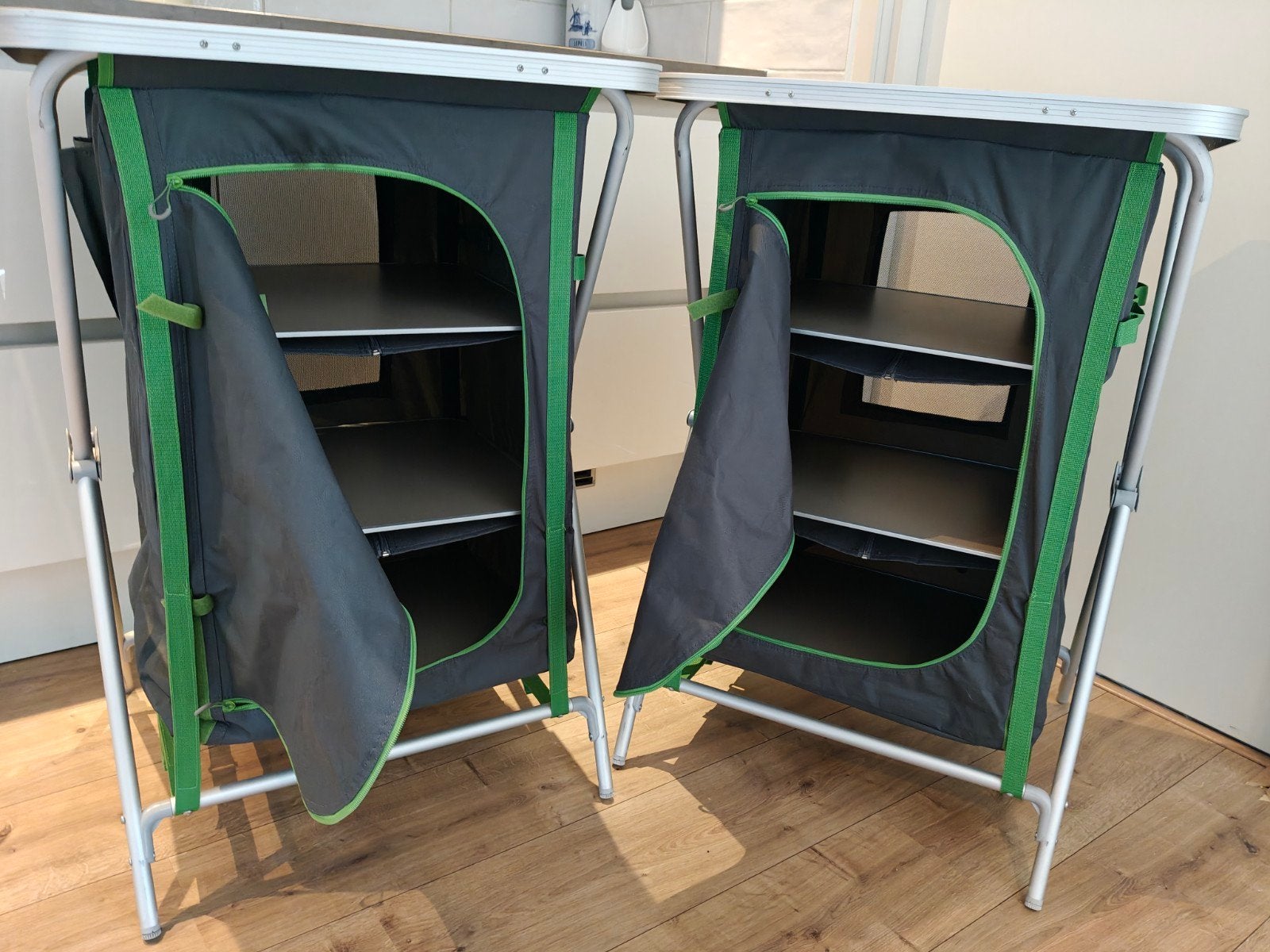 Twee Crivit camping kastjes, Caravans en Kamperen, Kampeeraccessoires, Gebruikt, Ophalen
