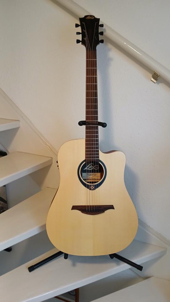 Mooie akoestische gitaar LAG., Muziek en Instrumenten, Ophalen, Zo goed als nieuw, Klassieke of Spaanse gitaar