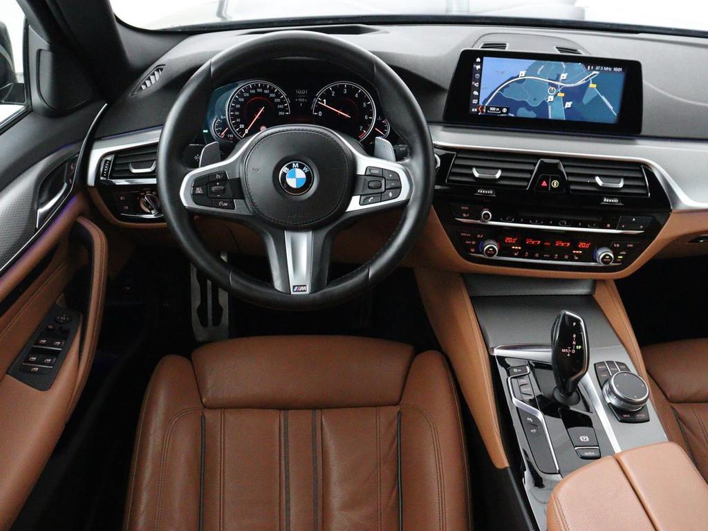 BMW 5-serie 520i M Sport | Panoramadak | Head-Up | 360 Camer, Auto's, BMW, Automaat, 1998 cc, Achterwielaandrijving, 4 cilinders