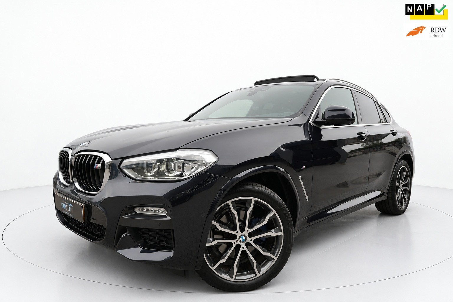 BMW X4 XDrive20i M SPORT PANO 360 CAM HUD SFEERVERL NAP, Auto's, Automaat, Gebruikt, 4 cilinders, 2000 kg