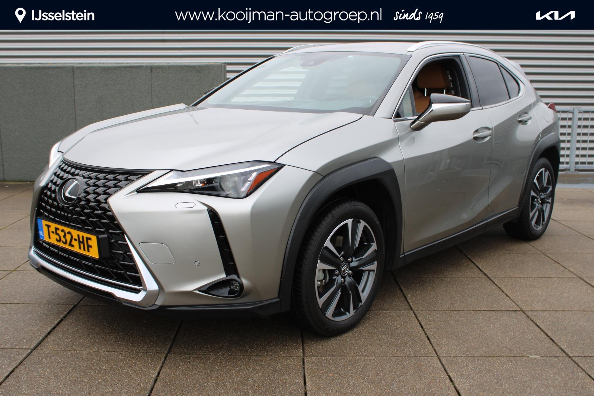 Lexus UX 250h Business Line Hybride 183 pk TREKHAAK / NAVIGA, Stof, Gebruikt, 4 cilinders, Origineel Nederlands