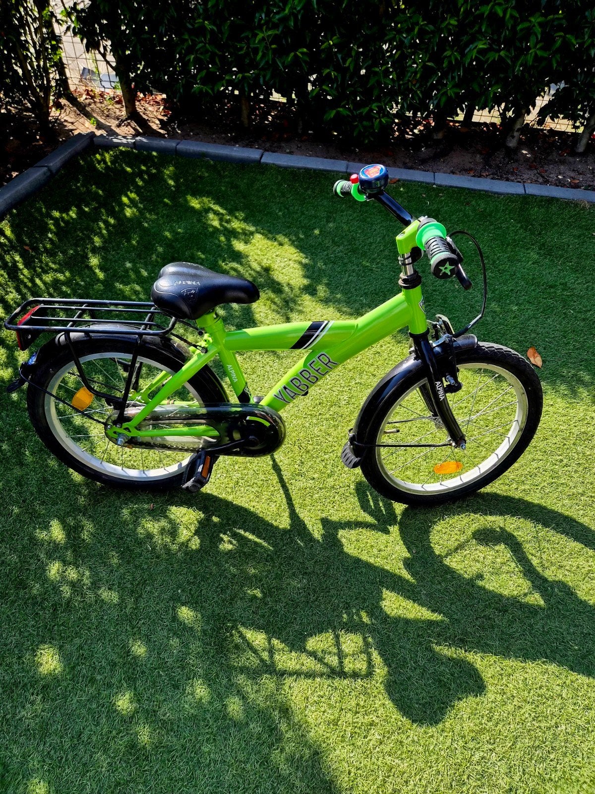 Yabber Alpina Kinderfiets 18 inch - Zo goed als nieuw, Fietsen en Brommers, Fietsen | Kinderfietsjes, Ophalen, Terugtraprem, 16 tot 20 inch