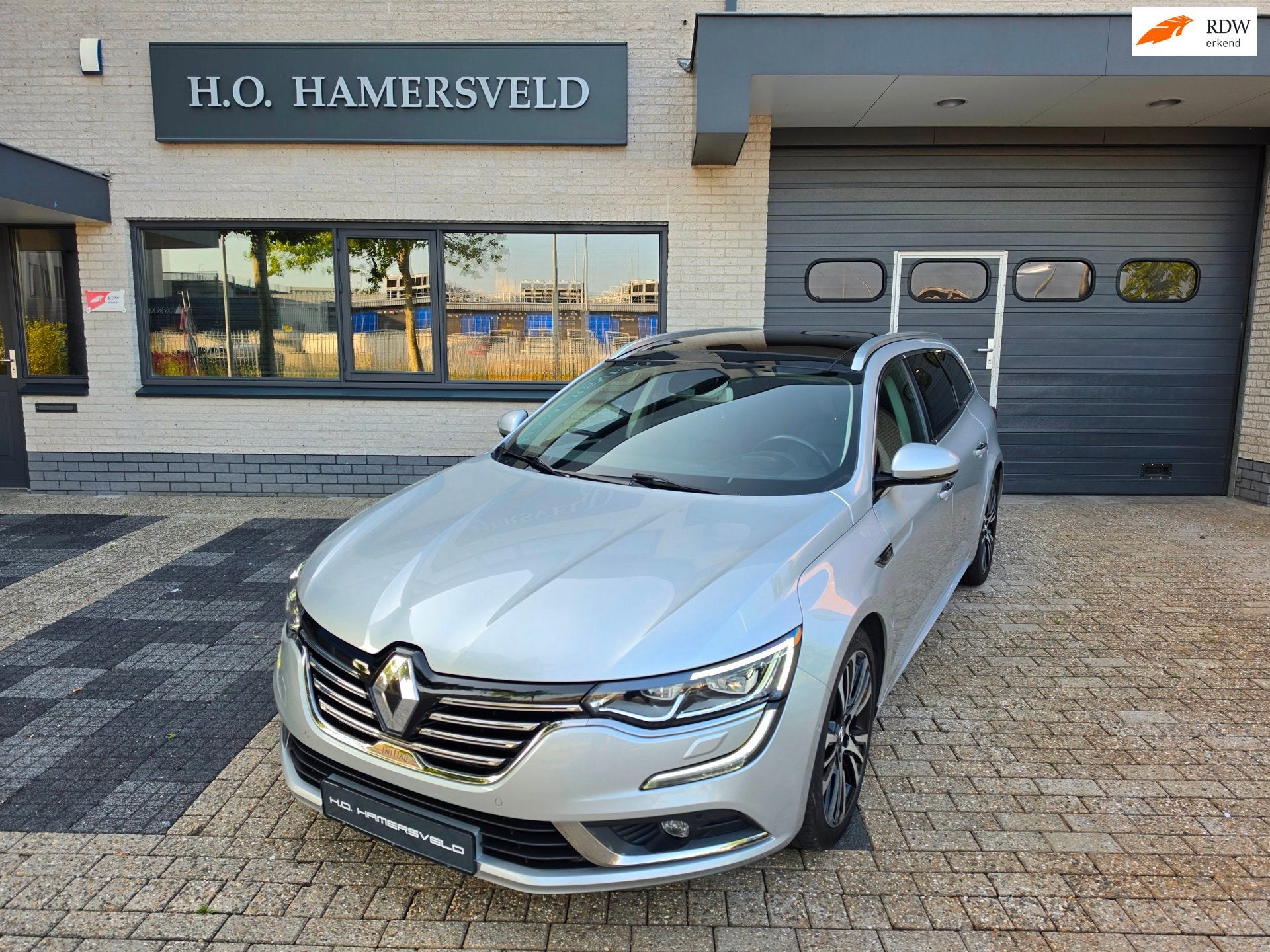Renault Talisman Estate 1.8 TCe Initiale Paris alle opties!, Auto's, Voorwielaandrijving, Gebruikt, 4 cilinders, 1500 kg