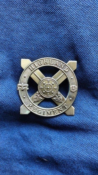 Originele WW2 capbadge Highland Regiment., Ophalen of Verzenden, Landmacht, Engeland, Embleem of Badge