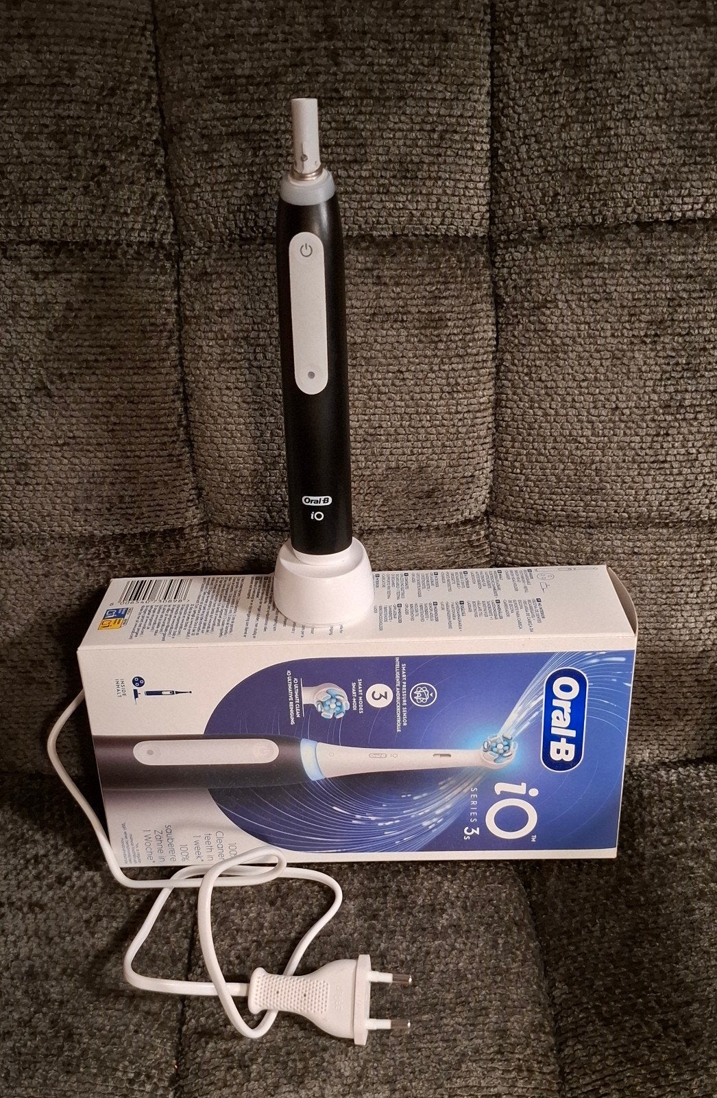Oral-B iO elektrische tandenborstel met oplader, Ophalen of Verzenden, Gebruikt, Mondverzorging