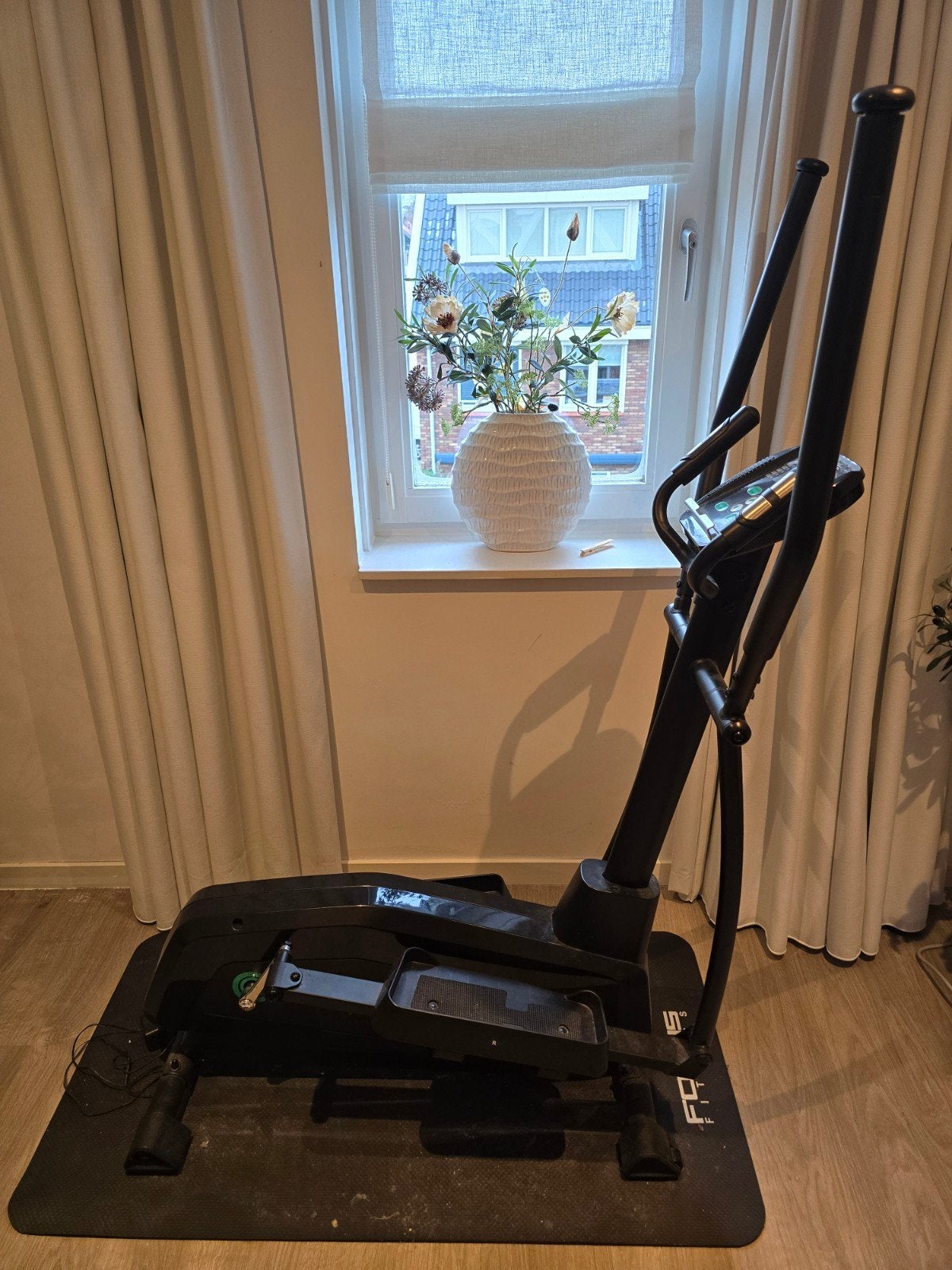 Focus Fitness Crosstrainer - Zo goed als nieuw, Sport en Fitness, Ophalen, Armen, Zo goed als nieuw, Crosstrainer