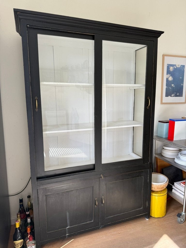 Antieke Houten Kast met Glazen Deuren - Vintage Wood Cabinet, Ophalen