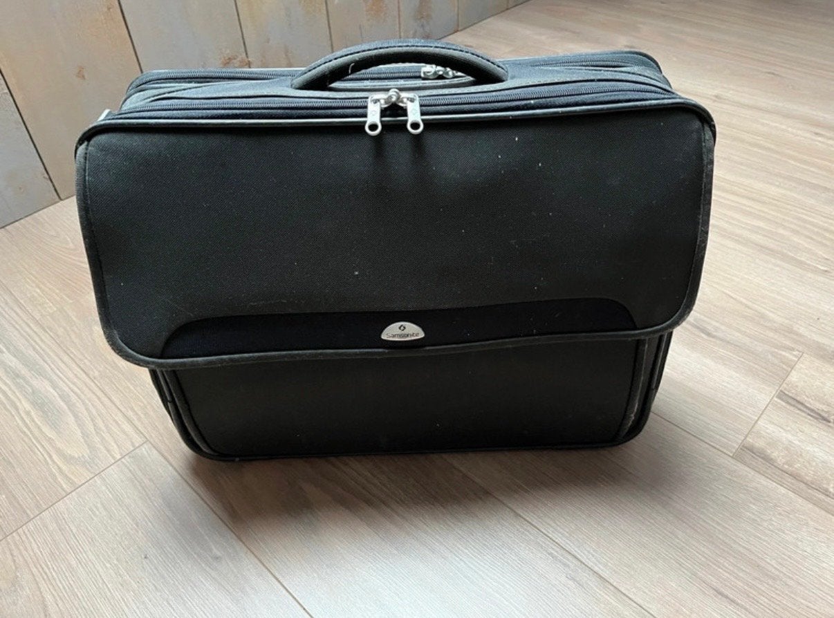 Samsonite laptop tas - In goede staat, Computers en Software, Laptoptassen, Ophalen, 17 inch of meer, Zo goed als nieuw, Handvat