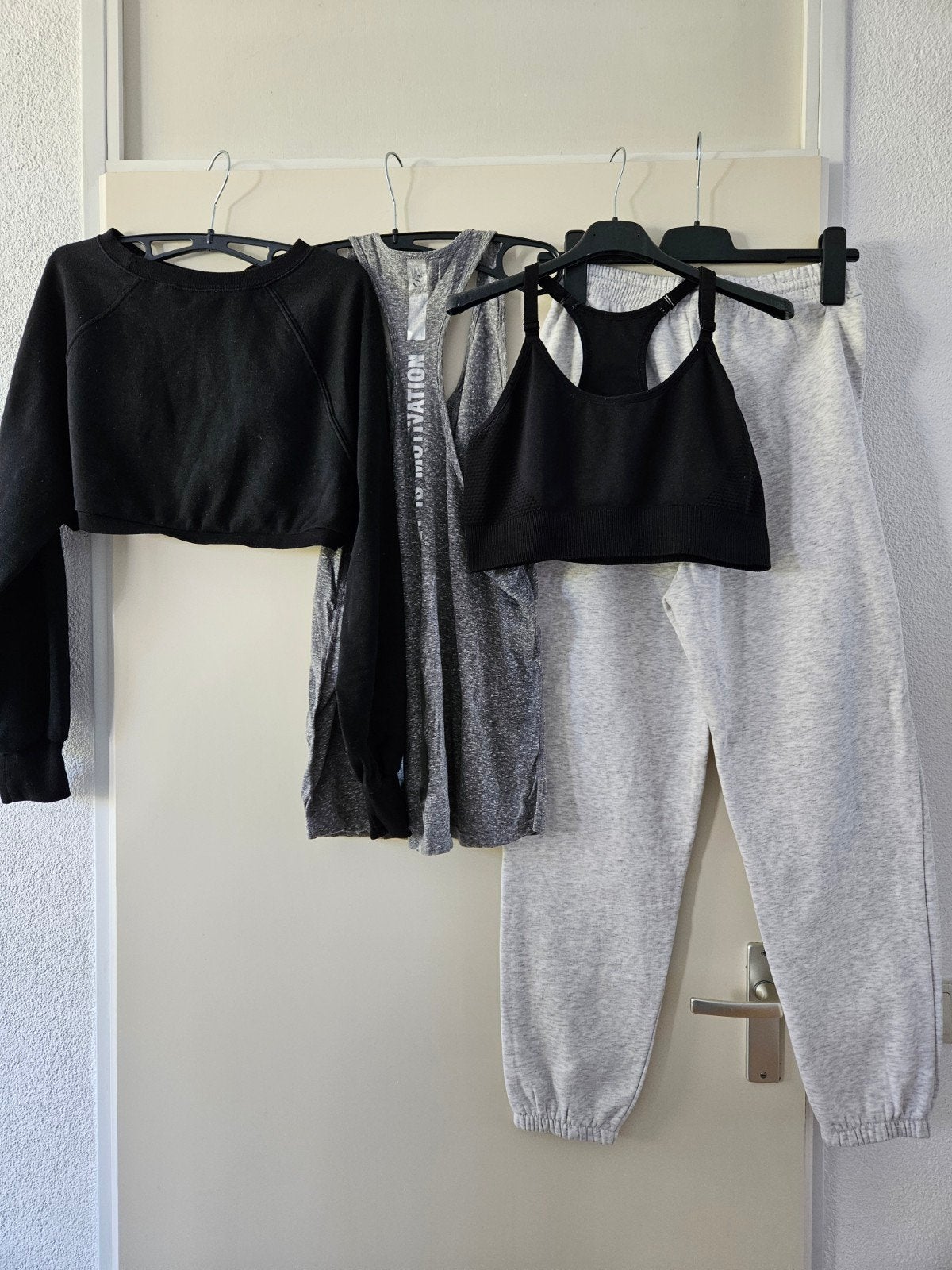 zgan leuk 4-delig sportset mt M, Kleding | Dames, Ophalen of Verzenden, Zo goed als nieuw, Zwart, Fitness of Aerobics