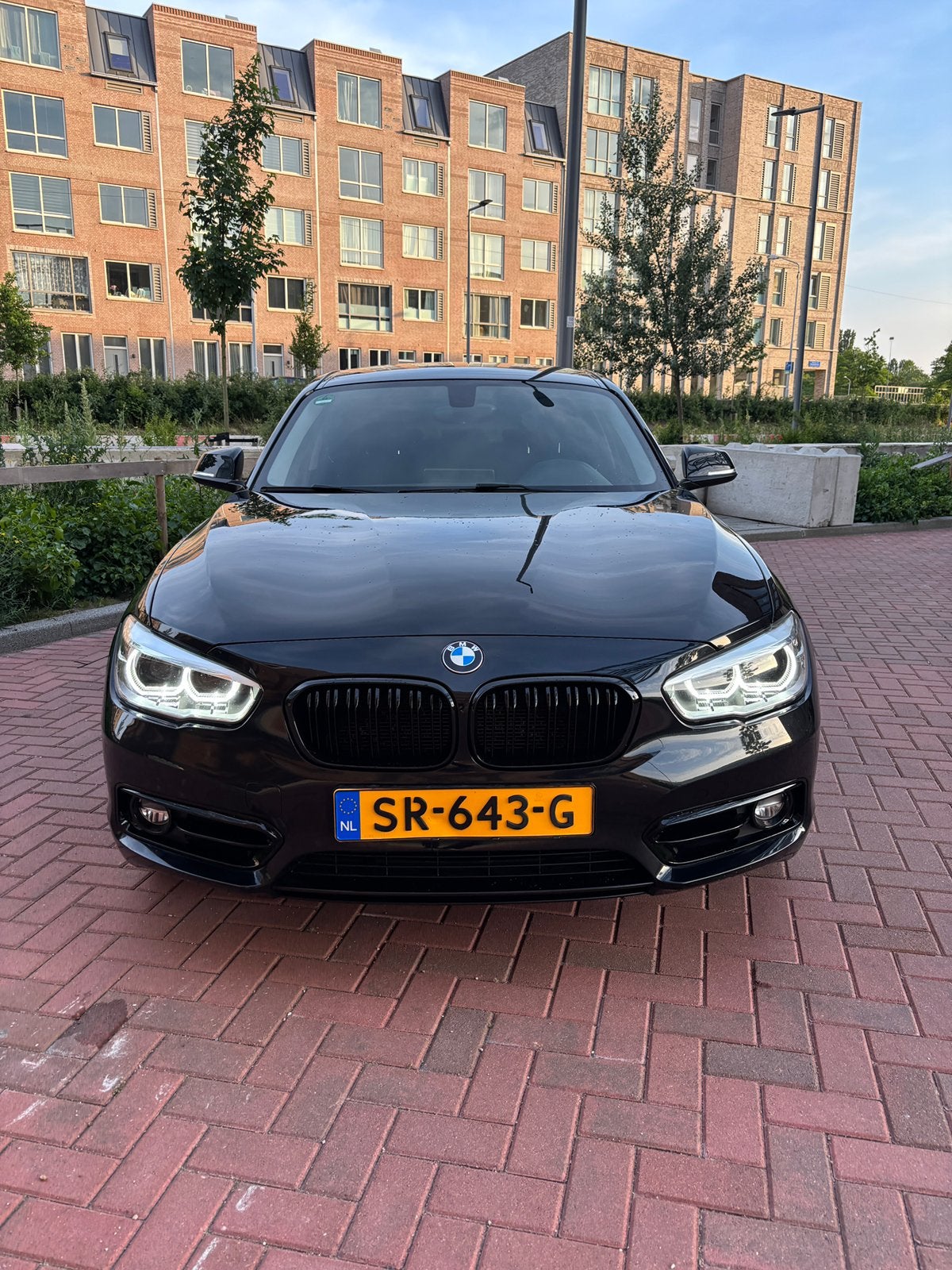 BMW 1 Serie F20  2.0 118D Facelift Automaat - Sport M, 1995 cc, Zwart, Origineel Nederlands, 26 km/l