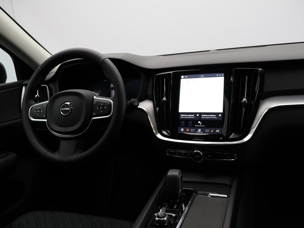 Volvo V60 B4 197PK Essential Edition / Adaptive Cruise / Cli, Stof, 4 cilinders, 1634 kg, Zwart