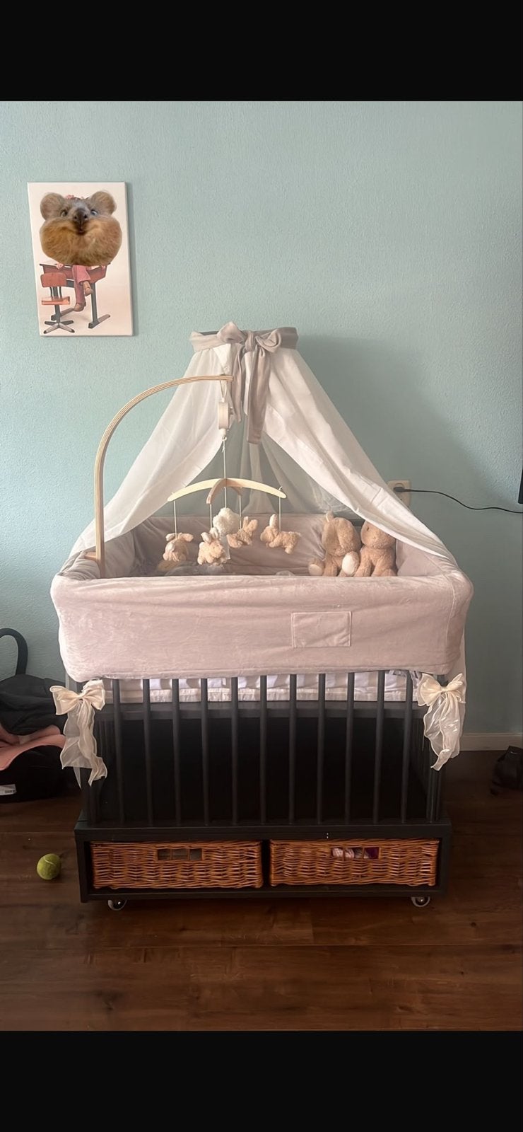 Box met wieltjes inclusief aankleding en hemeltje, Kinderen en Baby's, Ophalen, Zo goed als nieuw, Rechthoekig, Boxkleed