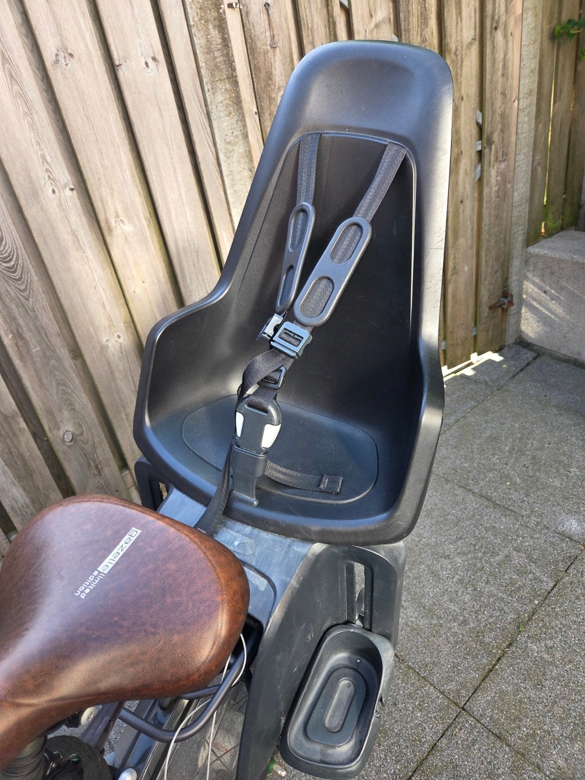 Bobike fietsstoeltje achter zwart, Achterzitje, Ophalen of Verzenden, Bobike, fietszitje voor achterop., Gebruikt