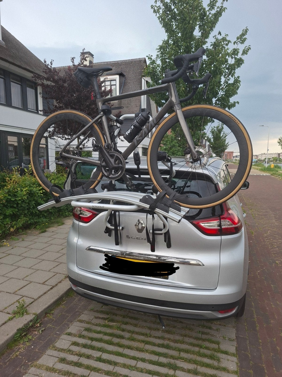 Nordrive 3 fietsen beter dan Thule ClipOn of Outway Platform, Auto diversen, Fietsendragers, Ophalen, 3 fietsen of meer, Zo goed als nieuw
