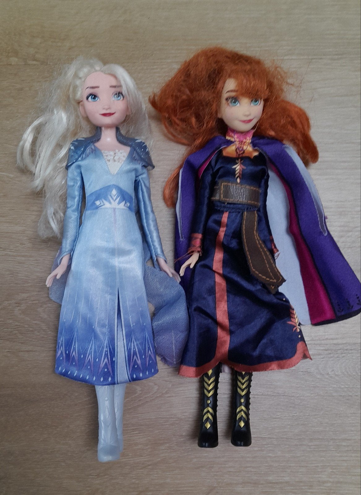 Disney Frozen Elsa en Anna poppen, Ophalen of Verzenden, Gebruikt, Barbie