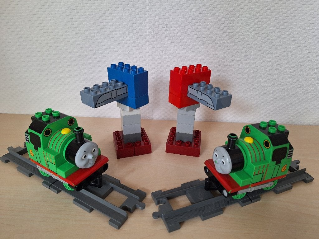 * Duplo: 5556 2 x Percy met watertoren. Thomas de trein *, Gebruikt, Overige thema's, Ophalen of Verzenden, Compleet