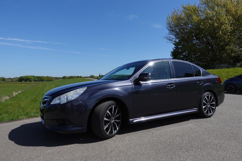 Fijne youngtimer,LPG,Subaru Legacy 2.0 AWD TW CVT 2010 Grijs, Auto's, Euro 5, Zwart, 4 cilinders, Legacy