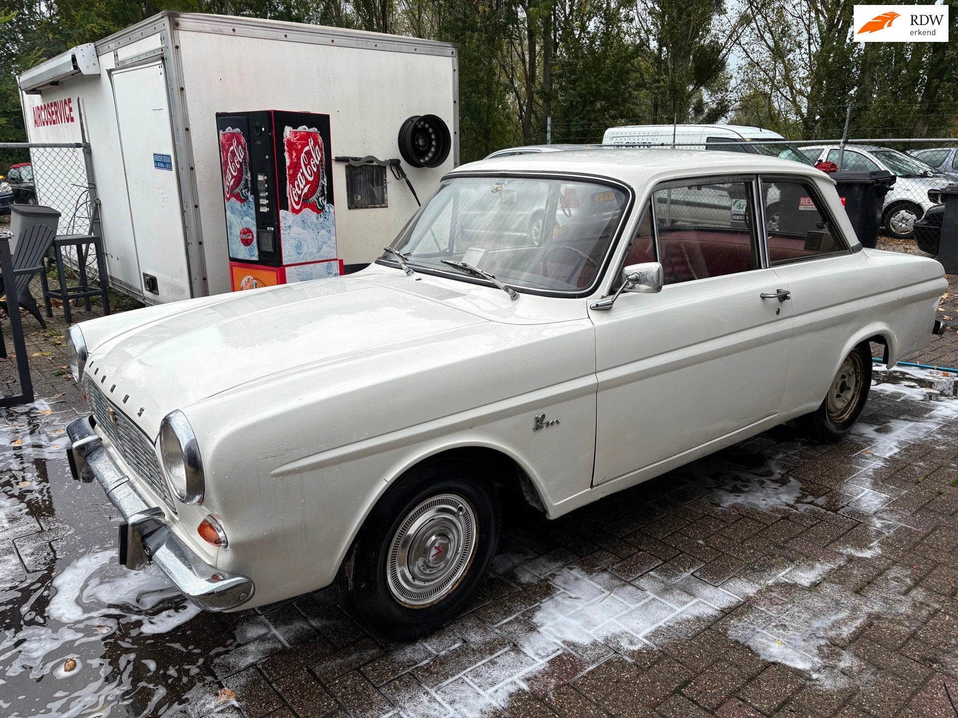 Ford Taunus 12 m p4, Auto's, Voorwielaandrijving, Wit, Origineel Nederlands, Bedrijf