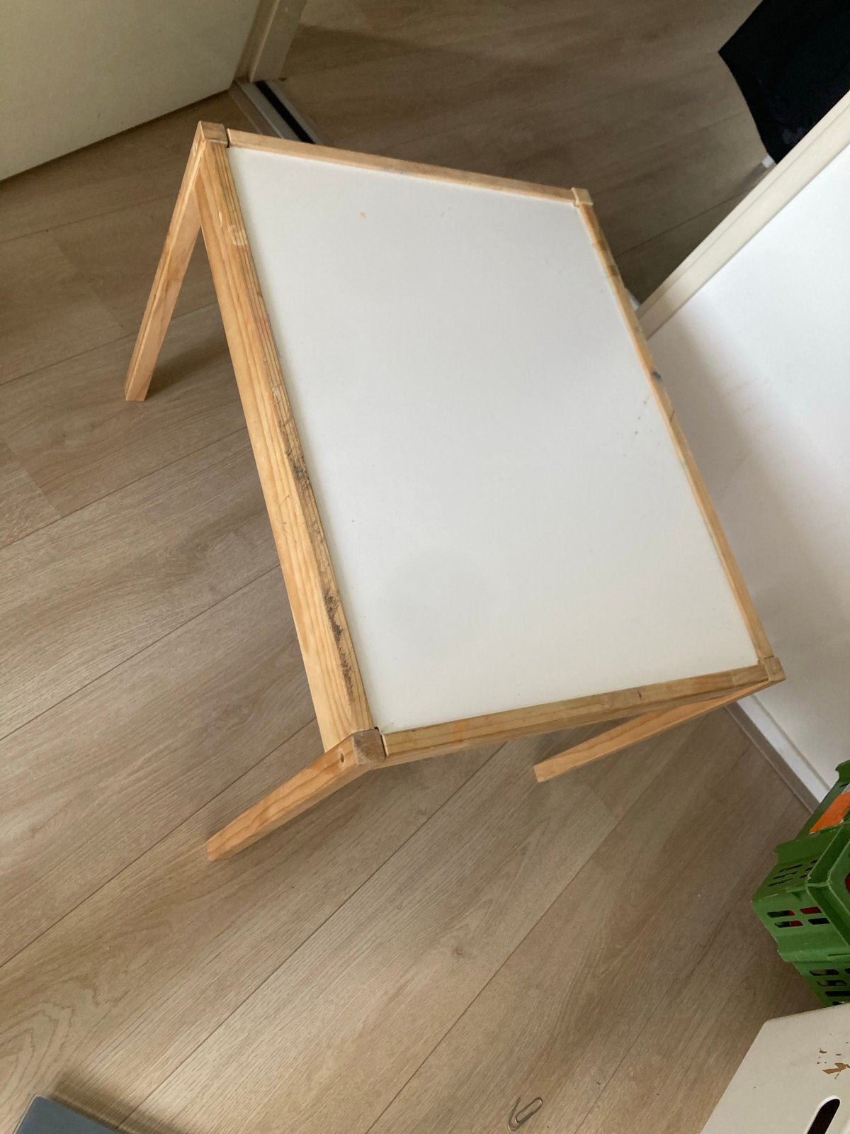 IKEA Lätt kindertafel, houten kinder bureau, Kinderen en Baby's, Kinderkamer | Tafels en Stoelen, Ophalen, Gebruikt, Tafel(s)