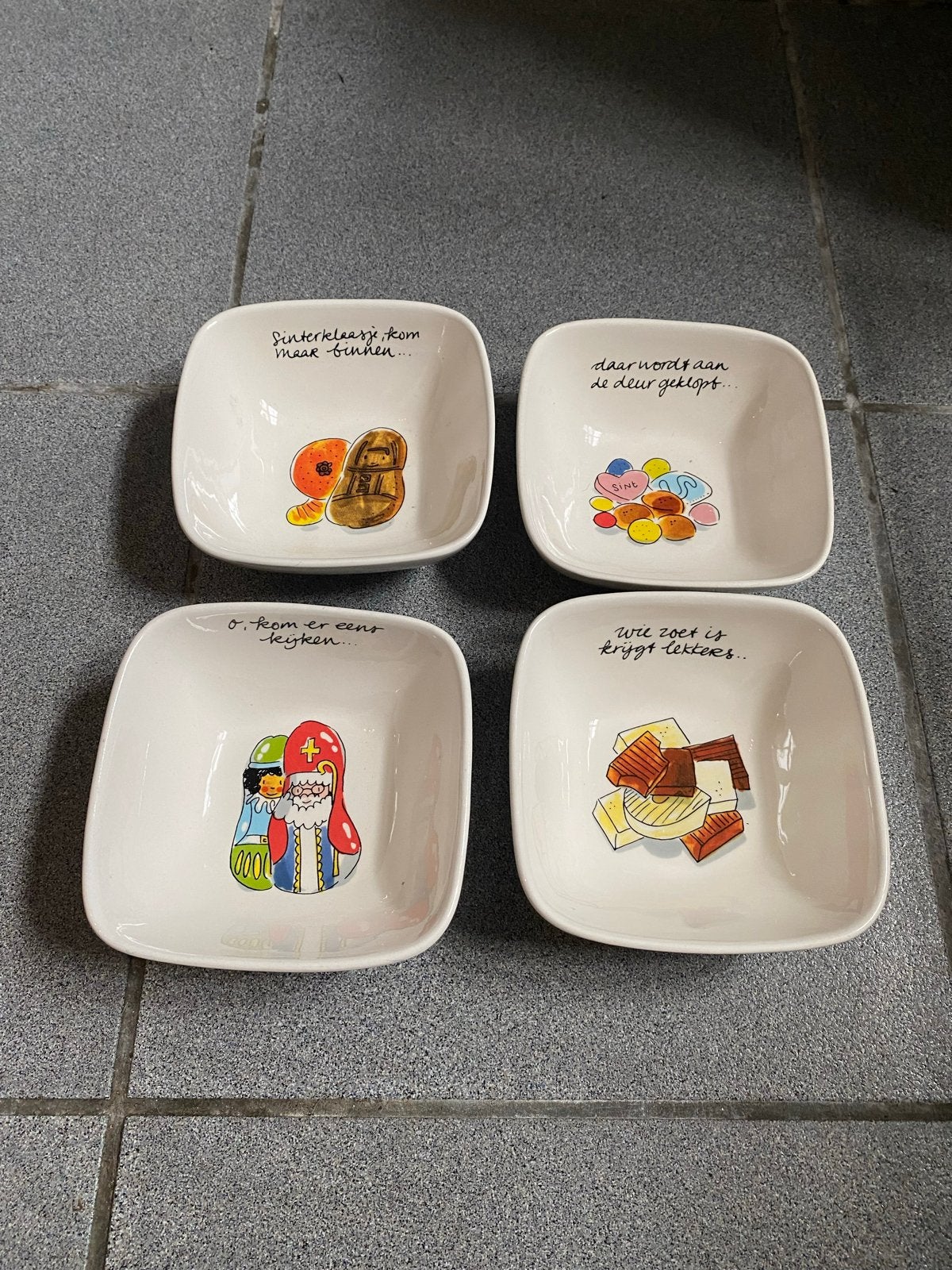 Blond Amsterdam Sinterklaas schaaltjes (4 stuks), Keramiek, Nieuw, Ophalen of Verzenden, Schaal of Schalen