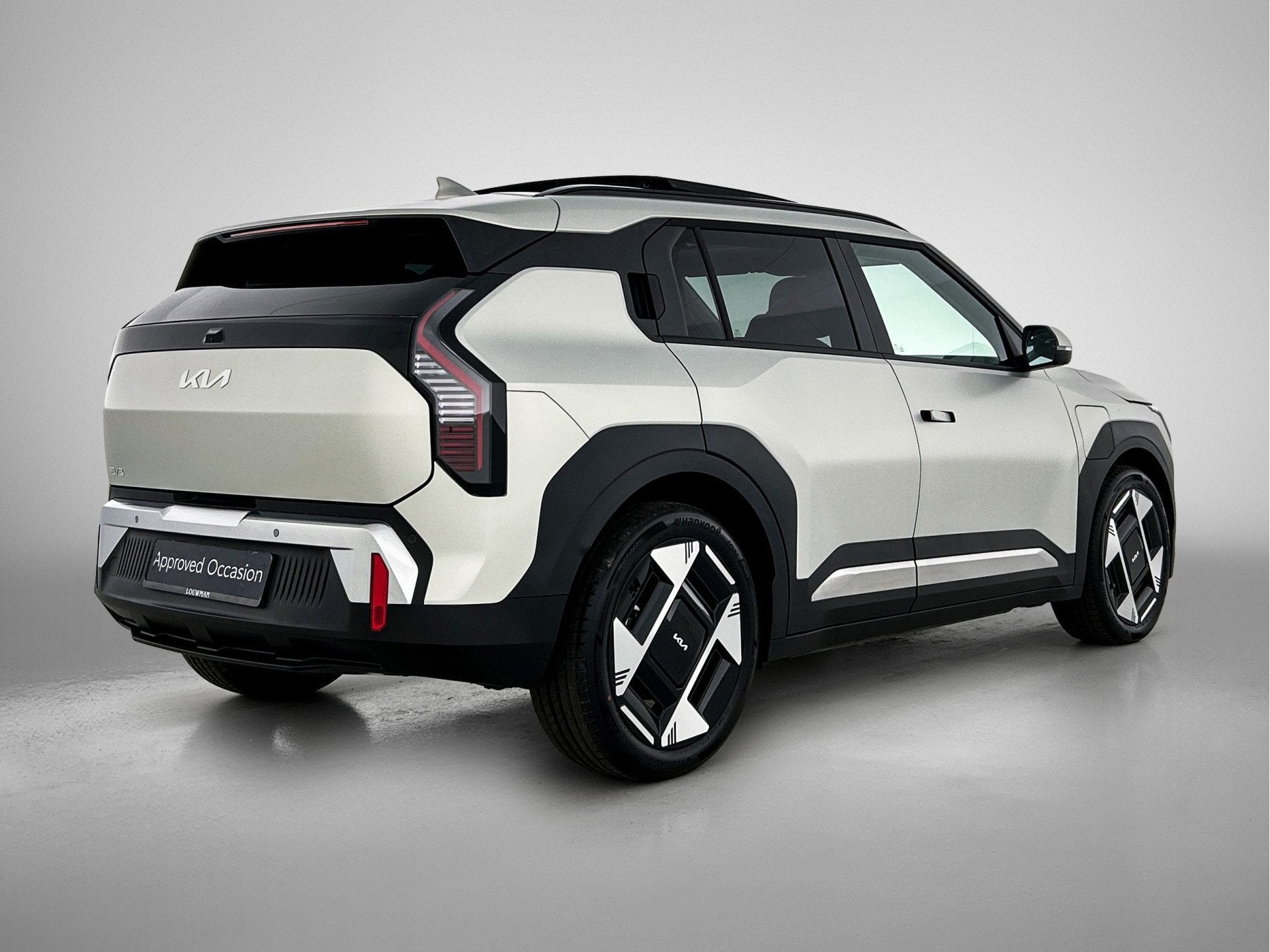 Kia EV3 Plus Advanced 81.4 kWh Matte lak | Panoramadak | Har, Zwart, Automatische klimaatregeling, Nieuw, 204 pk