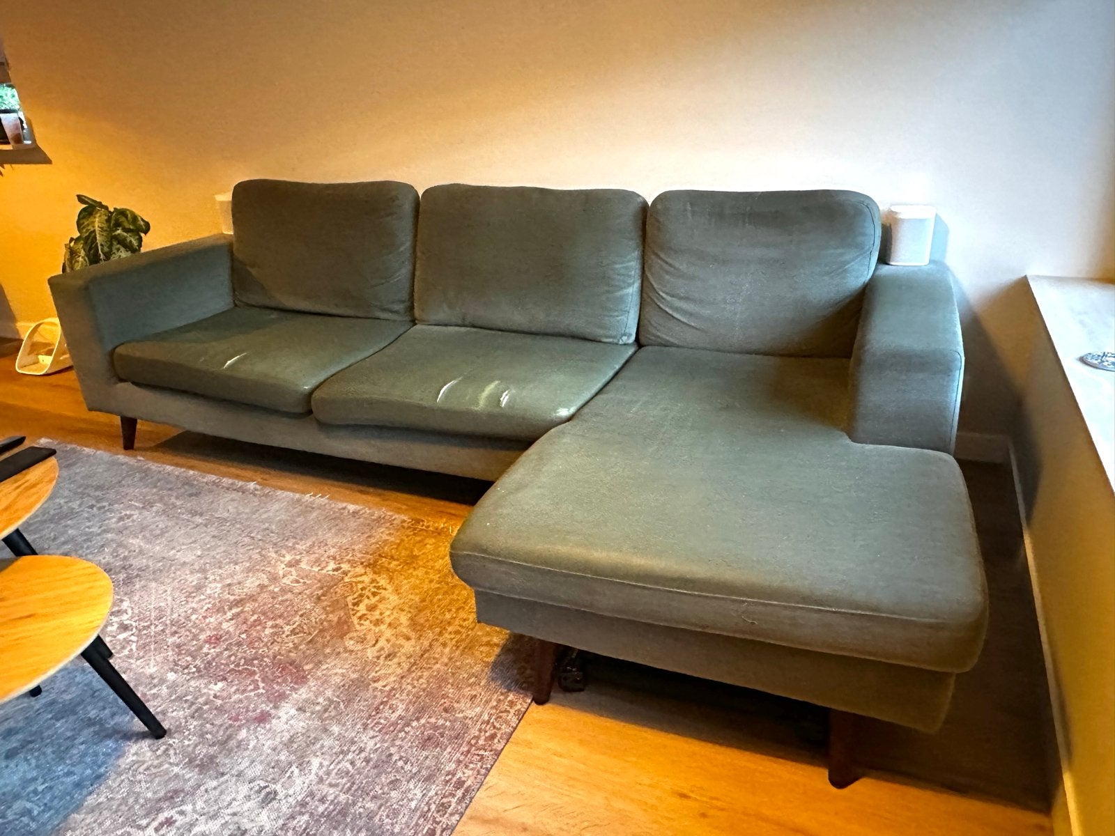 Gratis Hoekbank (leger)groen Umix. Let op! Gebruikte staat!, Ophalen, 250 tot 300 cm, Gebruikt, 125 tot 150 cm