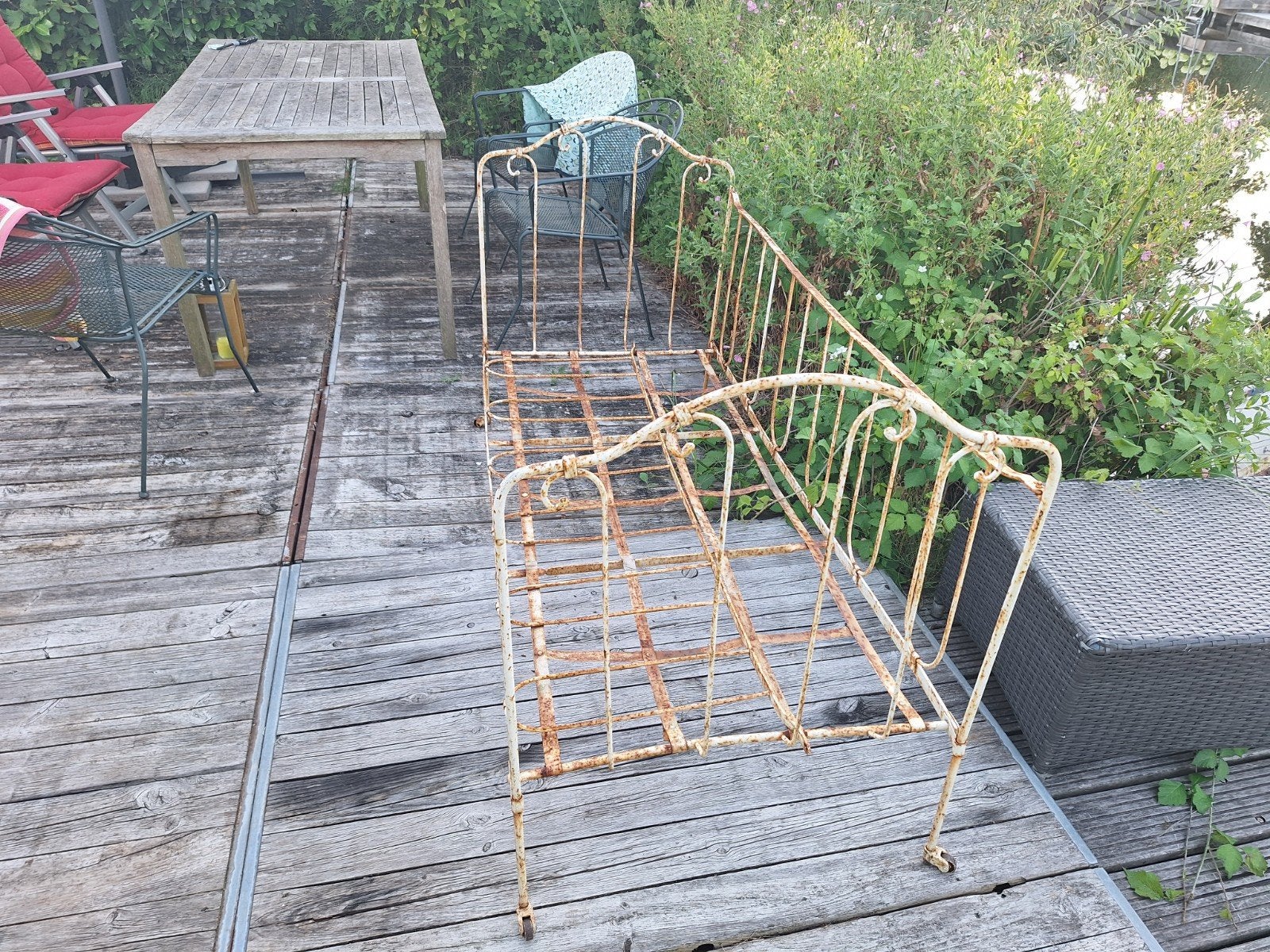 Antieke ijzeren bank/bed voor tuin (ophalen in Maarssen), Ophalen