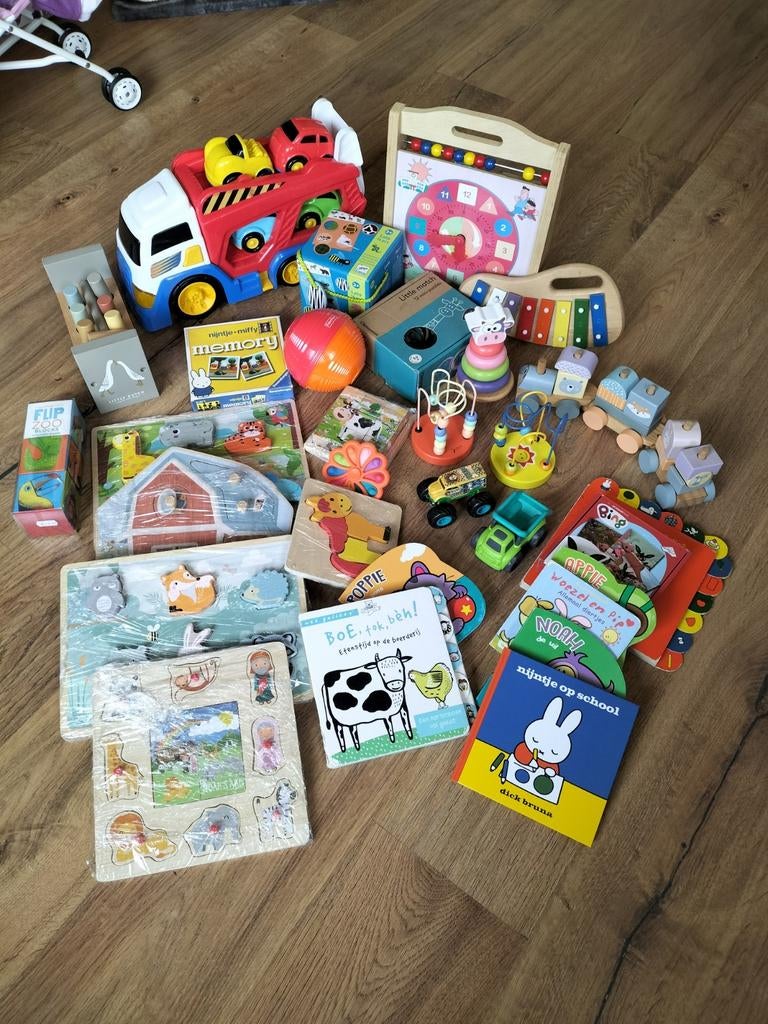 Grote partij baby- en kinder speelgoed en boeken, Ophalen of Verzenden, Gebruikt, Overige typen, Met wieltjes