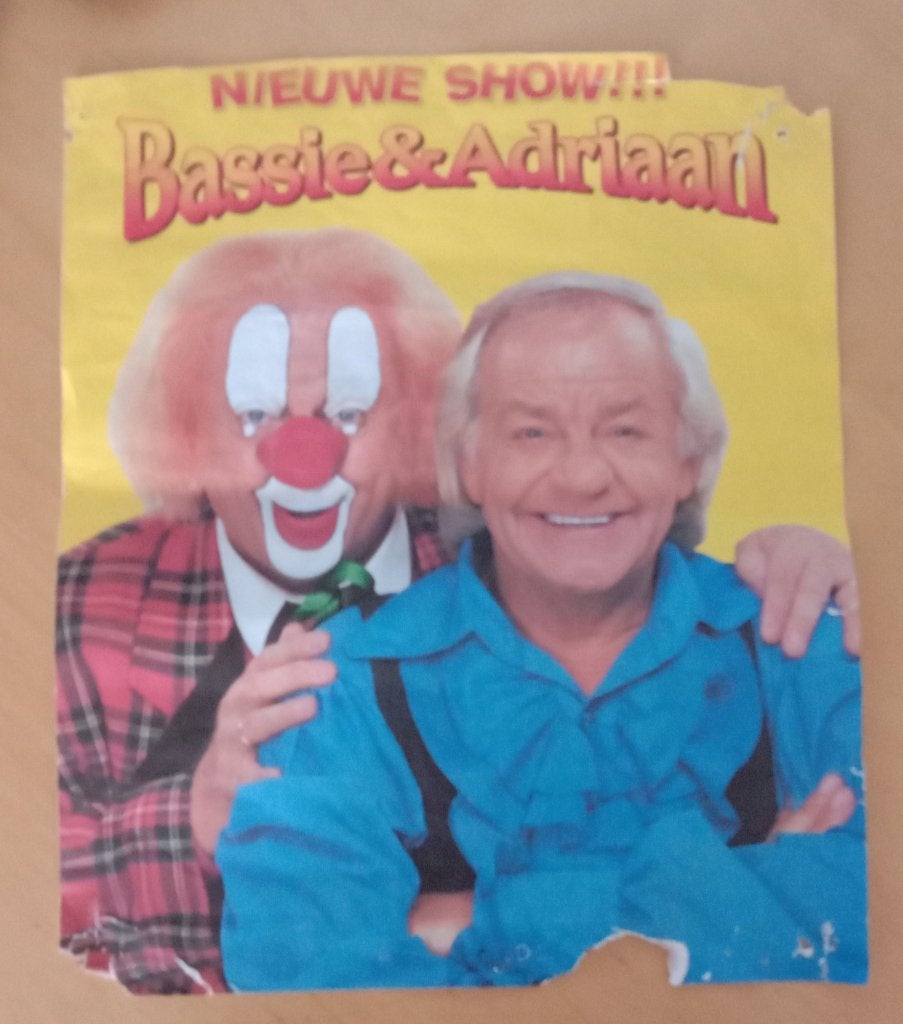 Oude poster Bassie & adriaan, Ophalen of Verzenden, Gebruikt, Poster, Artwork of Schilderij