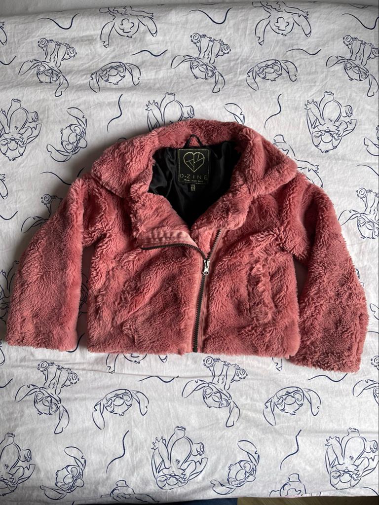 Roze fluffy jasje maat 116/122 - Twinning is winning!, Ophalen of Verzenden, Zo goed als nieuw