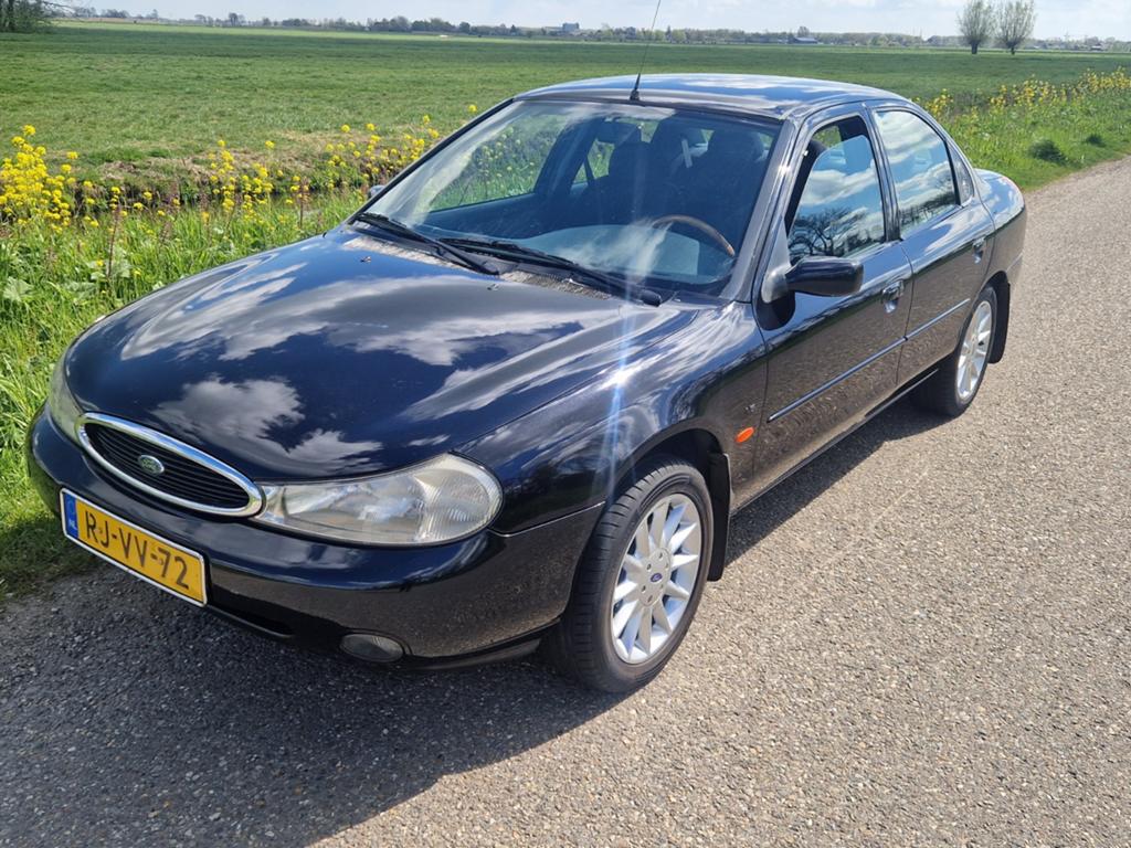 Ford Mondeo Mk2 2.5 24v V6 Ghia Handgeschakeld 1e eigenaar, Auto's, Ford, Particulier, Mondeo, Airbags, Airconditioning, Centrale vergrendeling