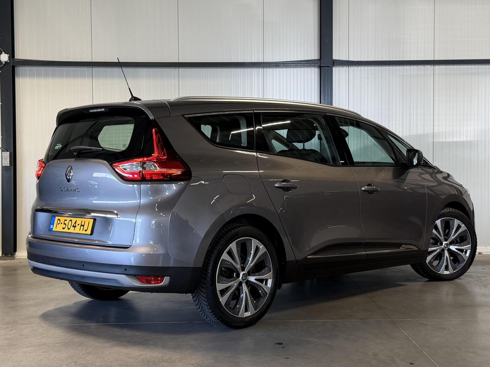 Renault Grand Scenic 1.2 TCe Intens 7 Persoons Cruise Navi, Auto's, Voorwielaandrijving, Gebruikt, Euro 6, 4 cilinders
