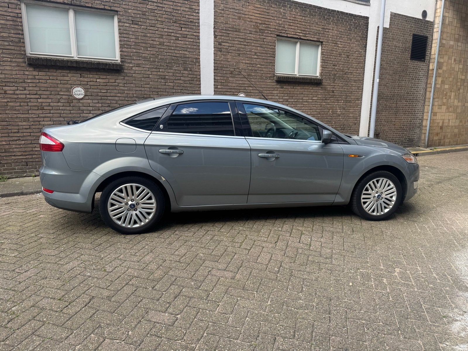 Ford Mondeo Ghia | 2nd owner | Manual 2.0 2008, Auto's, 145 pk, Beige, 4 cilinders, 75 €/maand