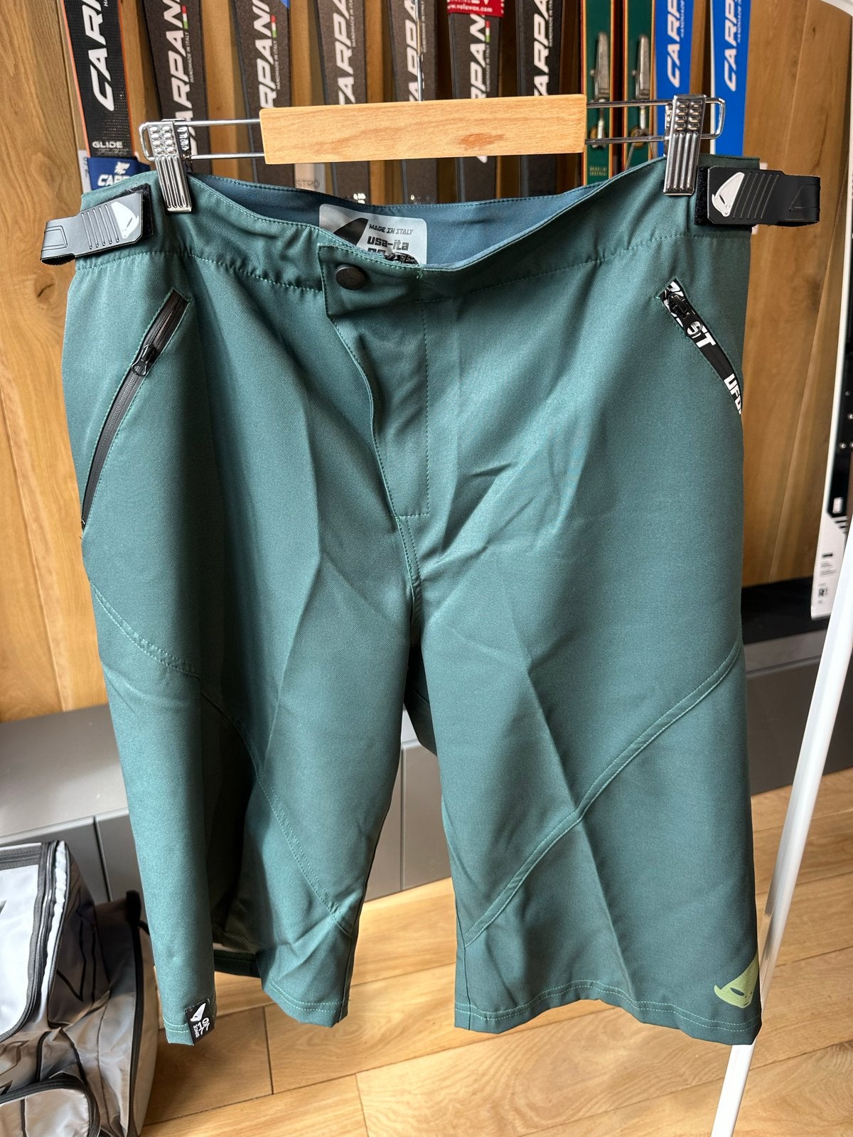 UFO MTB Shorts - Nieuw met label 54, Ophalen of Verzenden, Nieuw, Overige maten, Groen