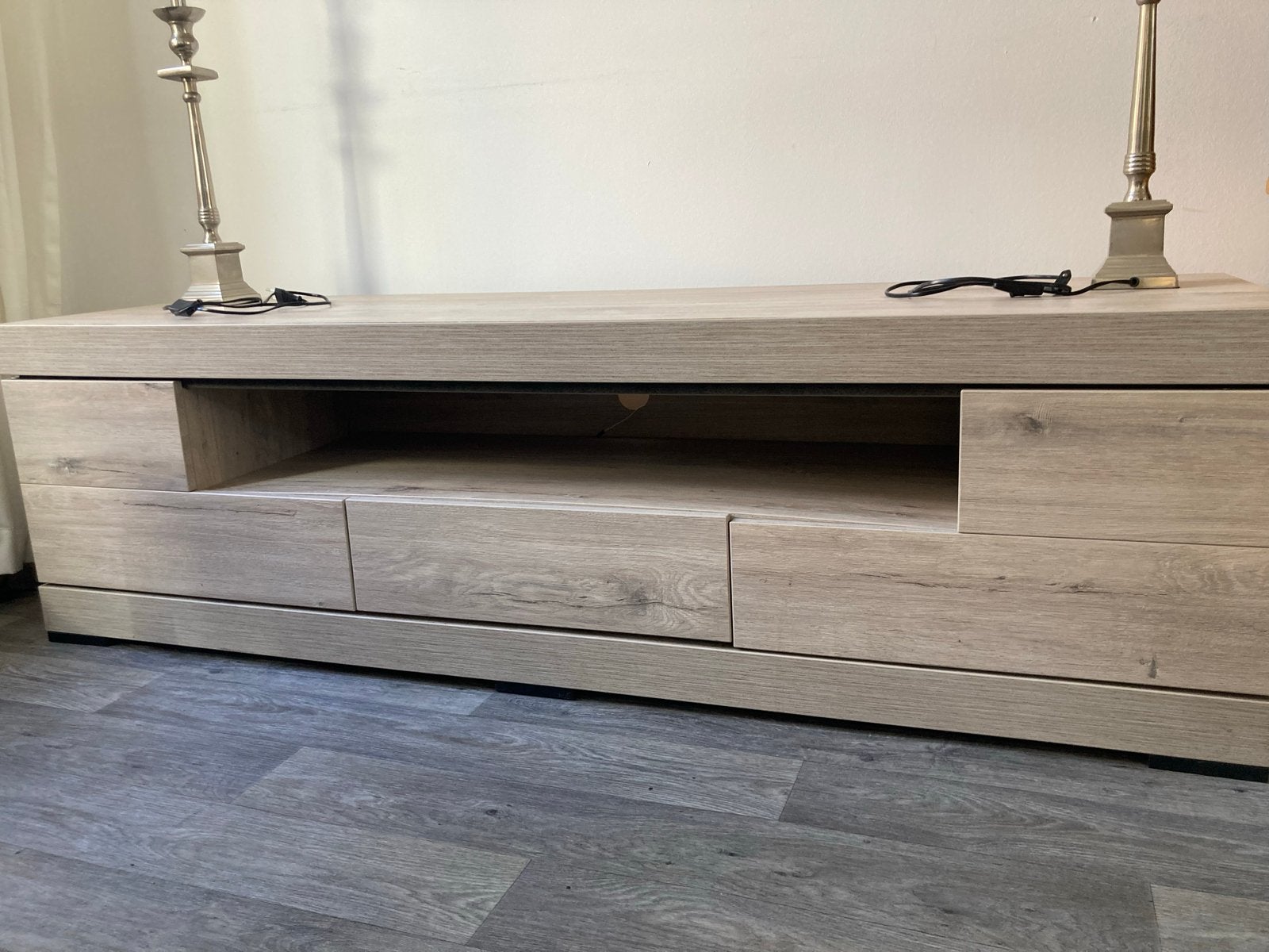 TV-meubel Giovanni Lichtgrijs met marmer accent, Huis en Inrichting, Ophalen, Overige materialen, 150 tot 200 cm, Zo goed als nieuw