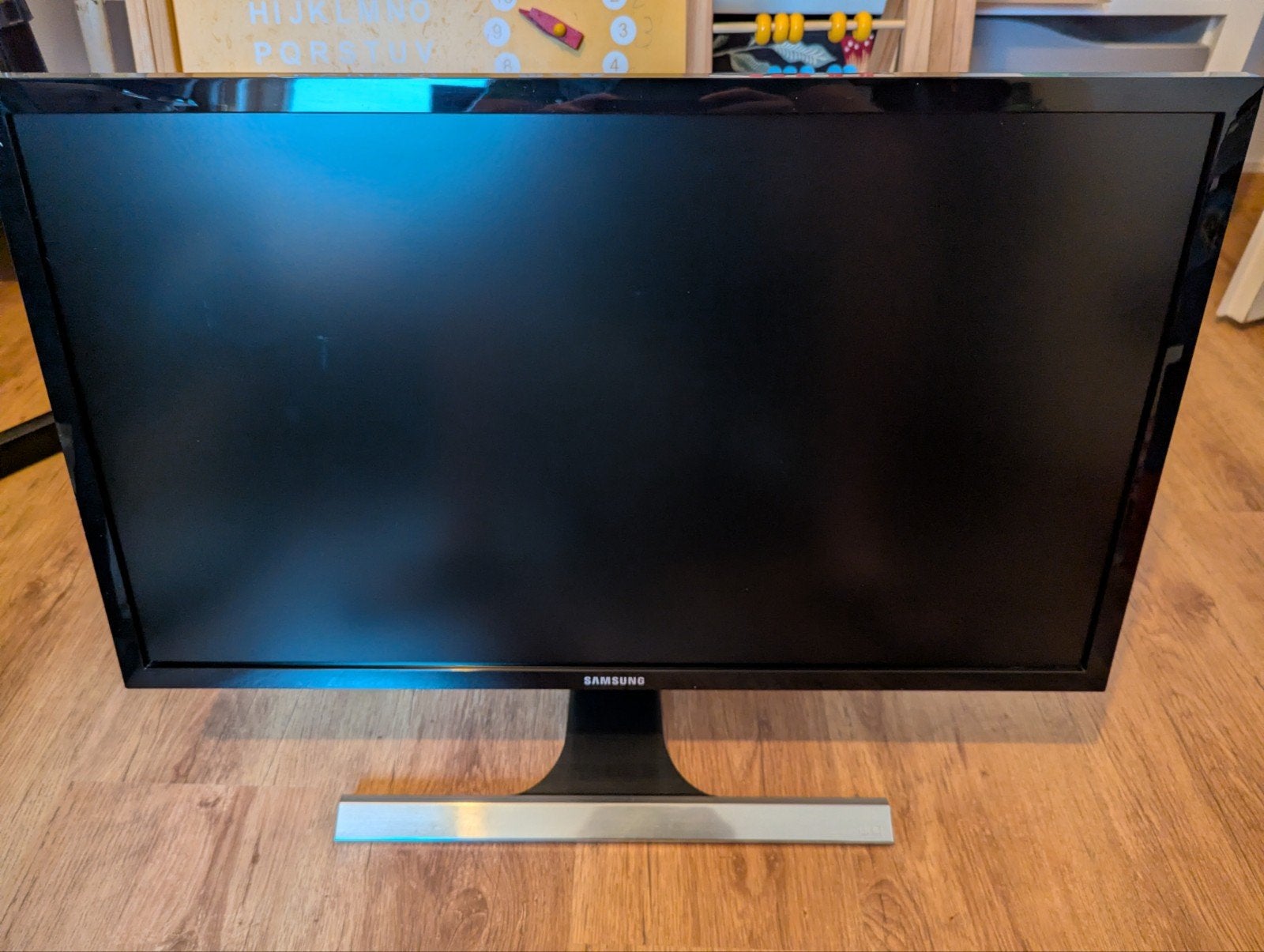 Samsung U28E570D monitor, Full HD, Ophalen of Verzenden, Zo goed als nieuw, Samsung